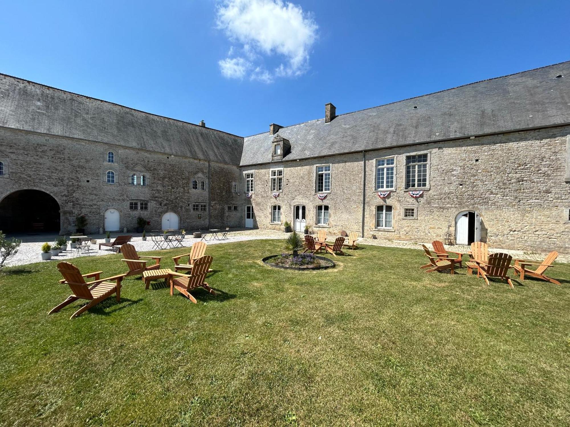 Chateau De Franquetot & D Day Collins Museum Sainte-Mère-Église Exteriér fotografie